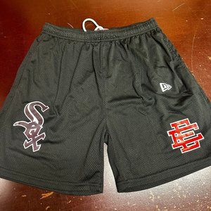 EE Mens Black Lightning Bolt Elastic Waist Comfort Mesh Athletic Shorts Size XXL